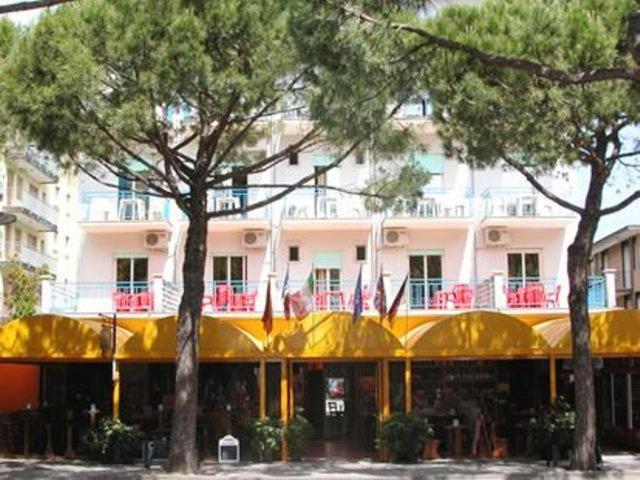 Hotel Canova Лідо-ді-Єзоло Екстер'єр фото